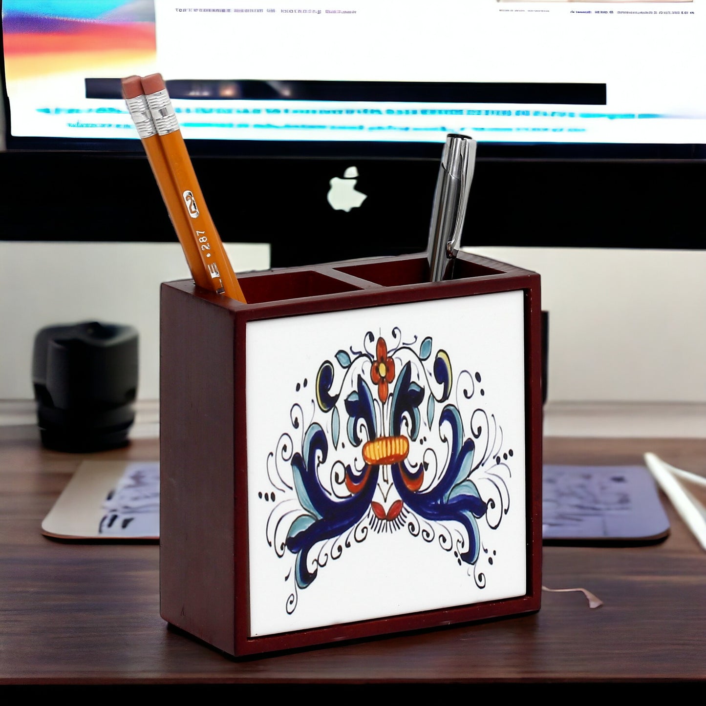 WOOD PENCIL HOLDER: Rosewood high quality pencil holder with decorative tile - Design Ricco Deruta